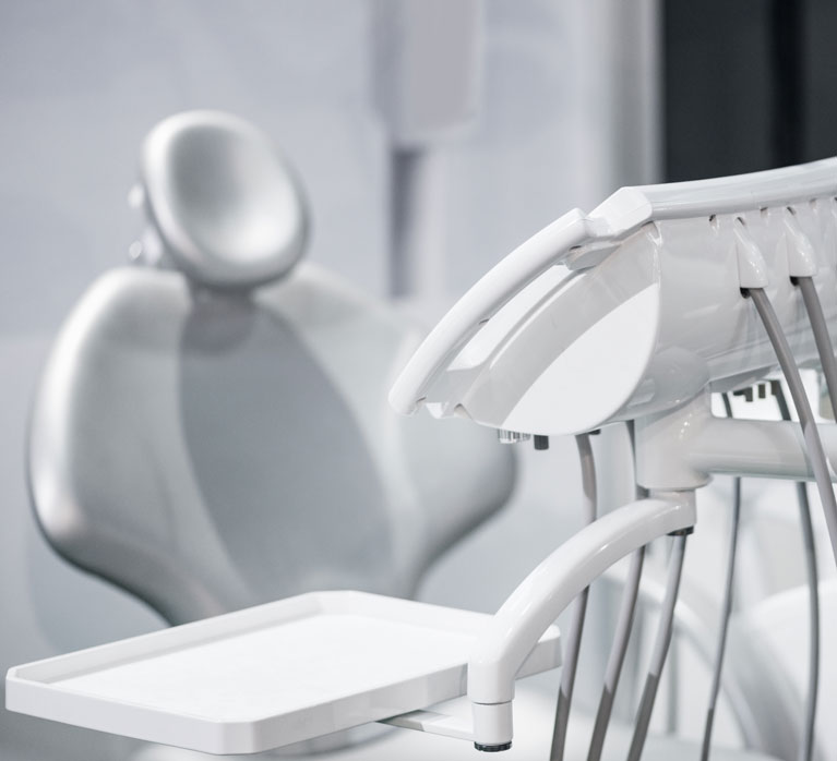 Emergency Dental of America | Image of dental chair and equipment